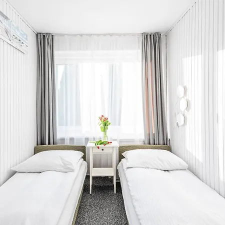 Albatros Happy Bed and Breakfast 3*