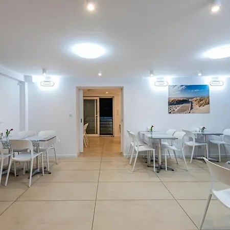 فندق مبيت وإفطار Albatros Happy 3*