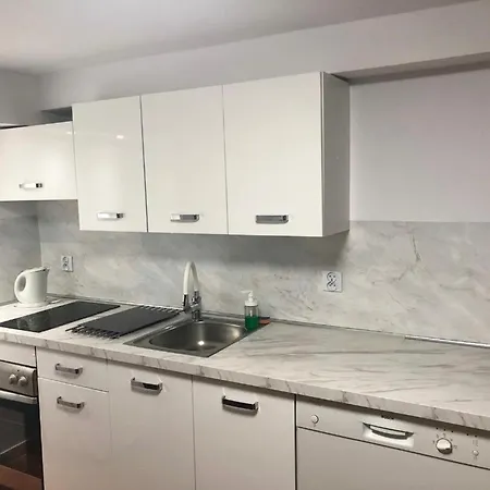 فندق مبيت وإفطار Albatros Happy 3*