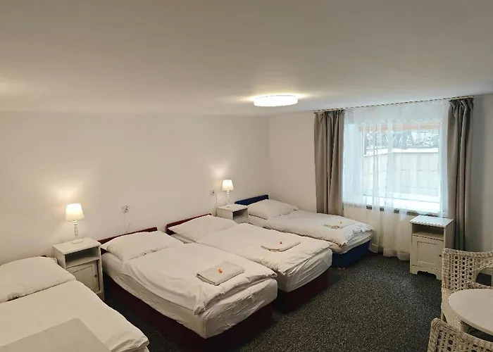 Albatros Happy Bed & Breakfast 3*